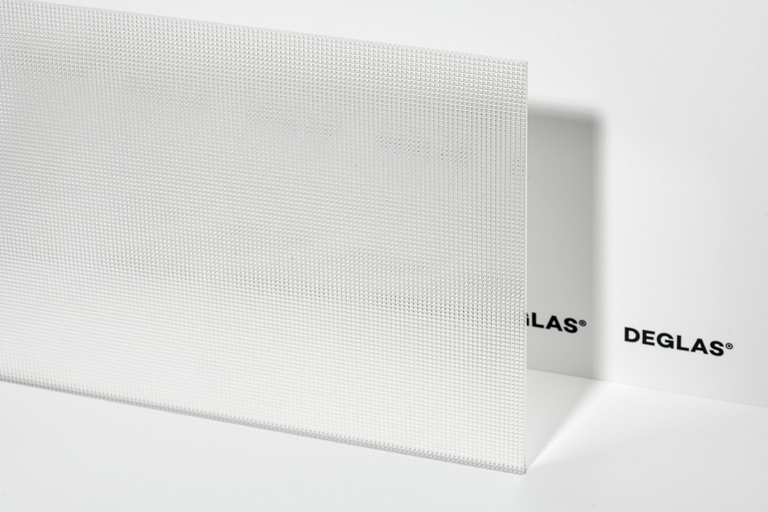 DEGLAS® XT Struktur Pyramide 70000 Z 3050x1650x3mm farblos (20070Z/0A000Z)